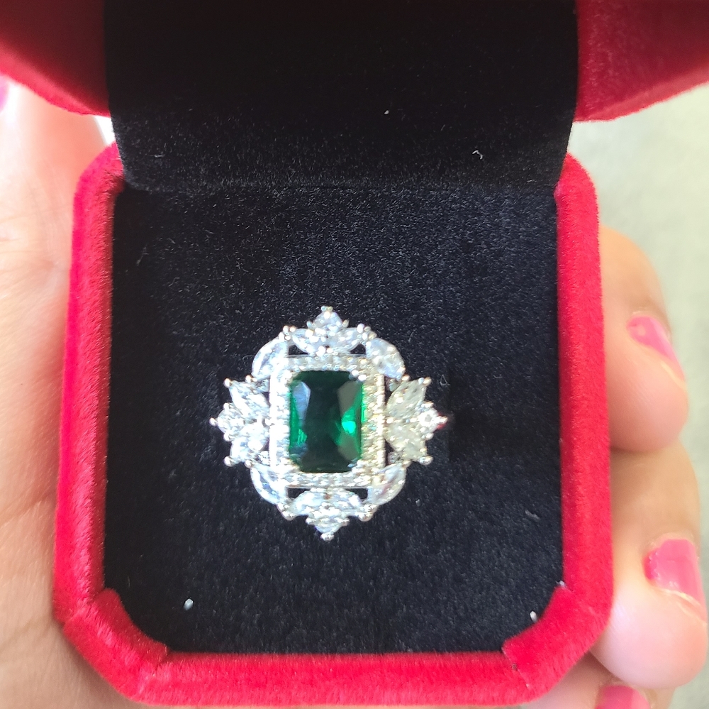 Emerald and silver adjustable ring